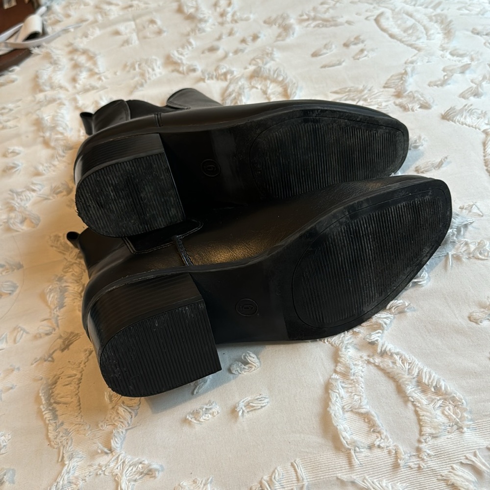 Booties - Picture 4 of 4